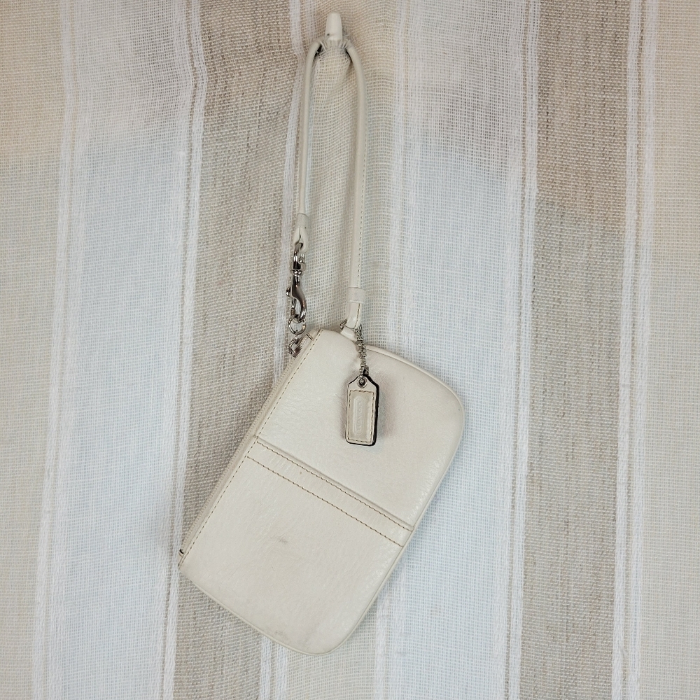 Coach Pebbled Leather Wristlet Wallet Cream Ivory